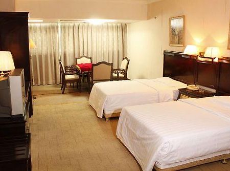 Yaofang Business Hotel Huizhou  Room photo